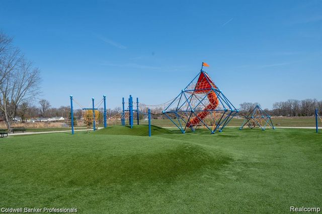 2461 Massoit Road, Royal Oak, MI 48073