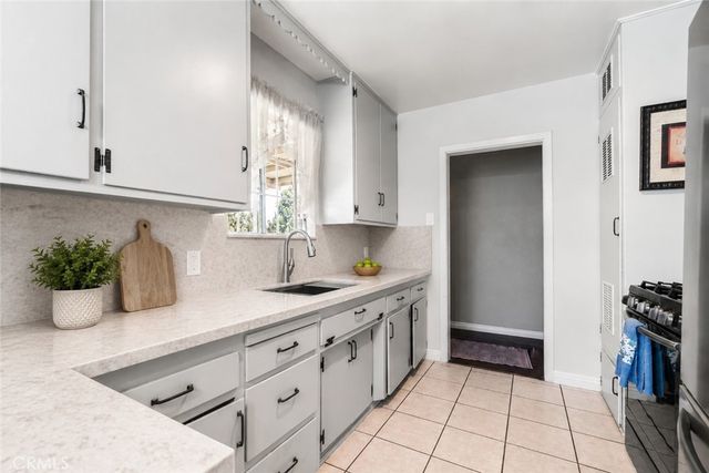 1562 W 31st Street, Long Beach, CA 90810