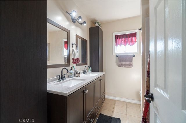 1562 W 31st Street, Long Beach, CA 90810