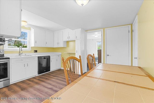 5662 E Clark Road, Bath, MI 48808
