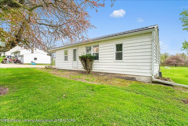 5662 E Clark Road, Bath, MI 48808