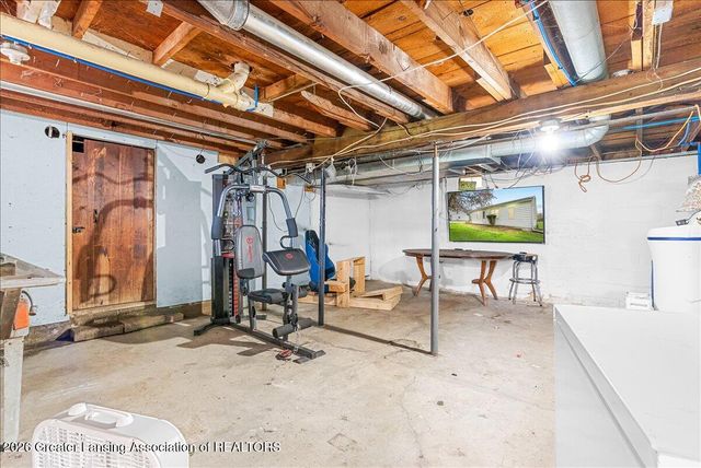5662 E Clark Road, Bath, MI 48808