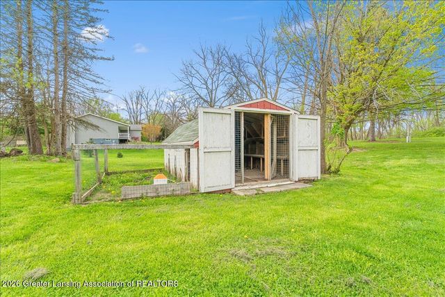 5662 E Clark Road, Bath, MI 48808