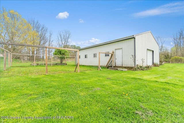5662 E Clark Road, Bath, MI 48808