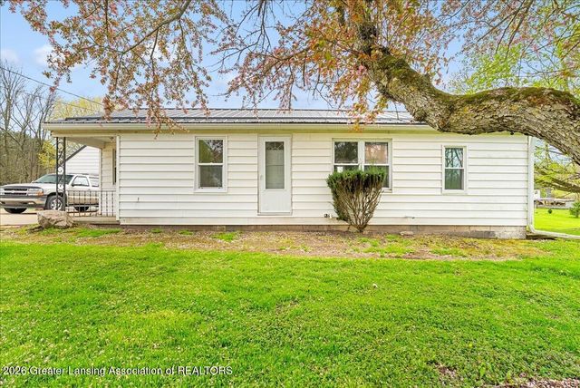 5662 E Clark Road, Bath, MI 48808