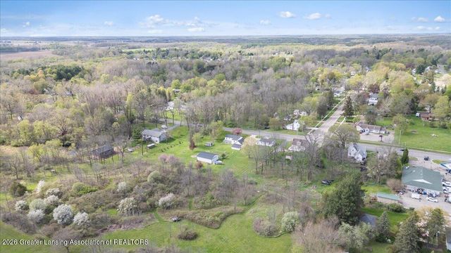 5662 E Clark Road, Bath, MI 48808