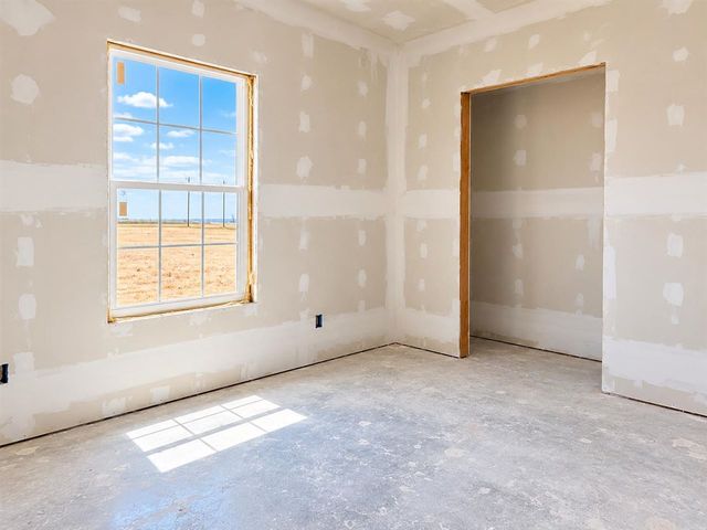 618 SW Applewood Ln, Lawton, OK 73505