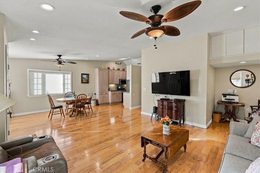 19237 Avenue Of The Oaks D, Newhall, CA 91321 — photo 3