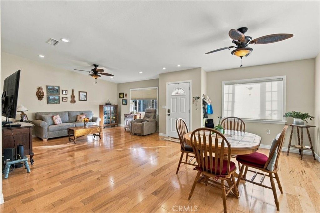 19237 Avenue Of The Oaks D, Newhall, CA 91321 — photo 4