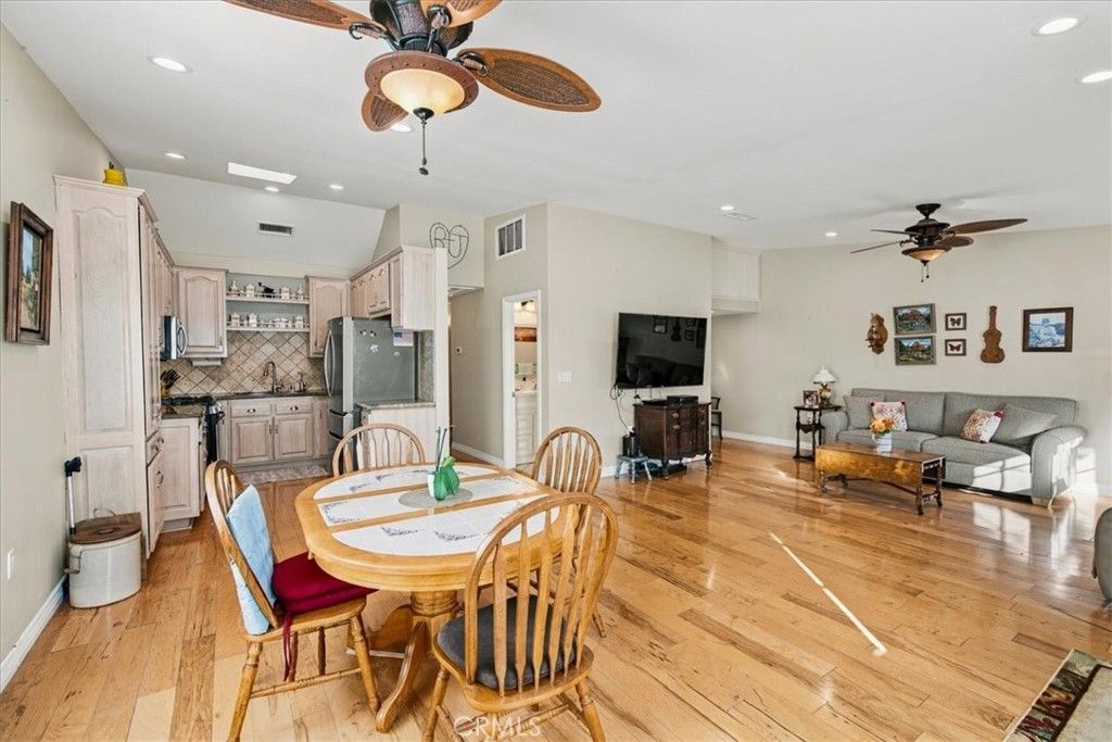 19237 Avenue Of The Oaks D, Newhall, CA 91321 — photo 5