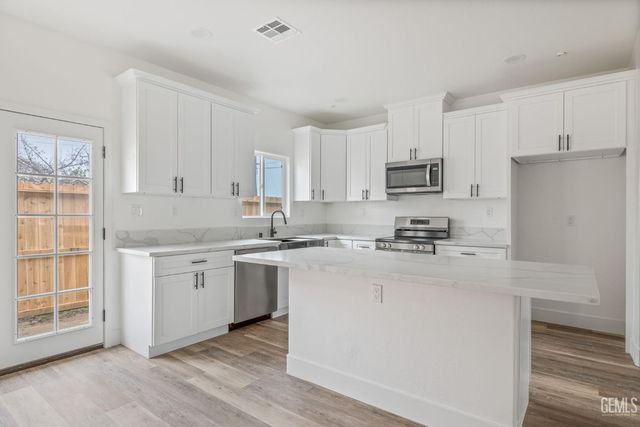 9502 Beam Street, Bakersfield, CA 93311