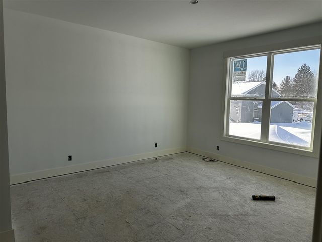 581 Waterford Village Drive, Grand Rapids, MI 49534