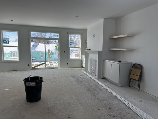 581 Waterford Village Drive, Grand Rapids, MI 49534