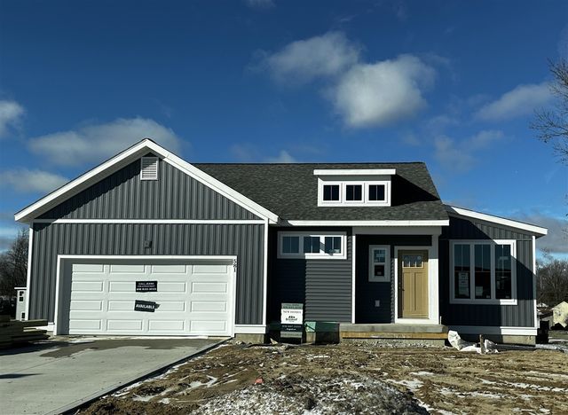 581 Waterford Village Drive, Grand Rapids, MI 49534