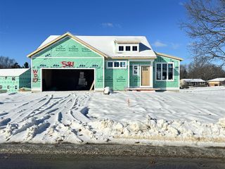 581 Waterford Village Drive, Grand Rapids, MI 49534