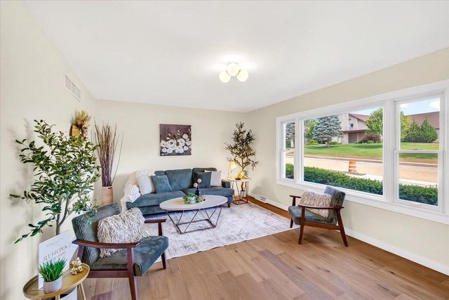 505 Mark Drive, Verona, WI 53593