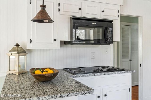 663 N Edgewood Drive, Sparta, TN 38583