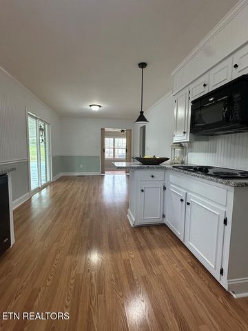 663 N Edgewood Drive, Sparta, TN 38583