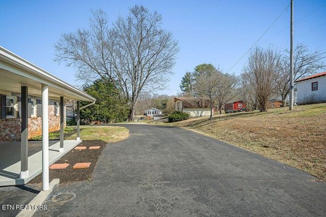 663 N Edgewood Drive, Sparta, TN 38583