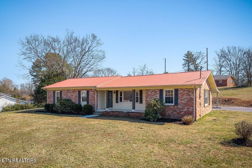 663 N Edgewood Drive, Sparta, TN 38583