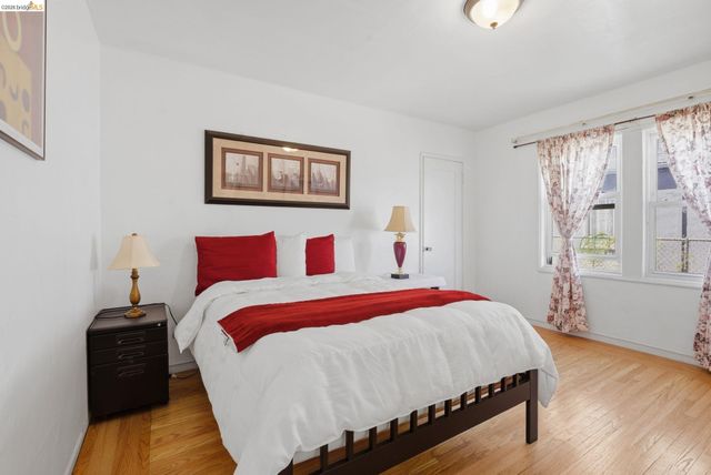 1100 101St Ave, Oakland, CA 94603