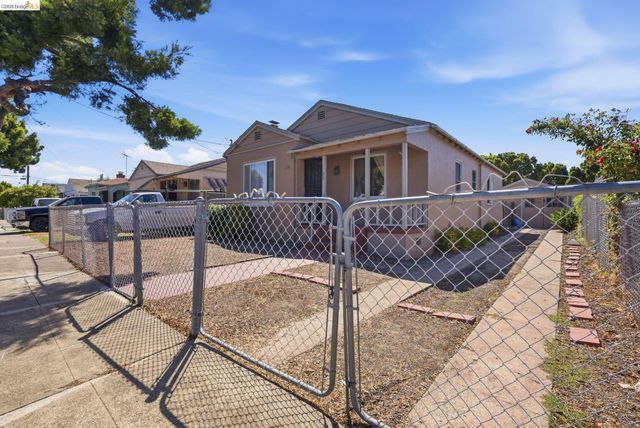 1100 101St Ave, Oakland, CA 94603