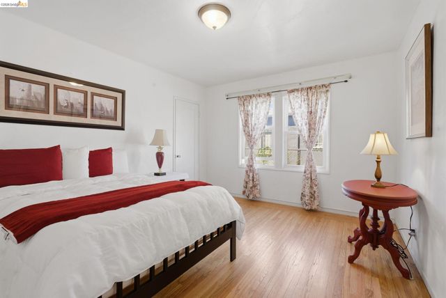 1100 101St Ave, Oakland, CA 94603