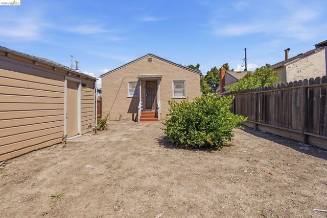 1100 101St Ave, Oakland, CA 94603