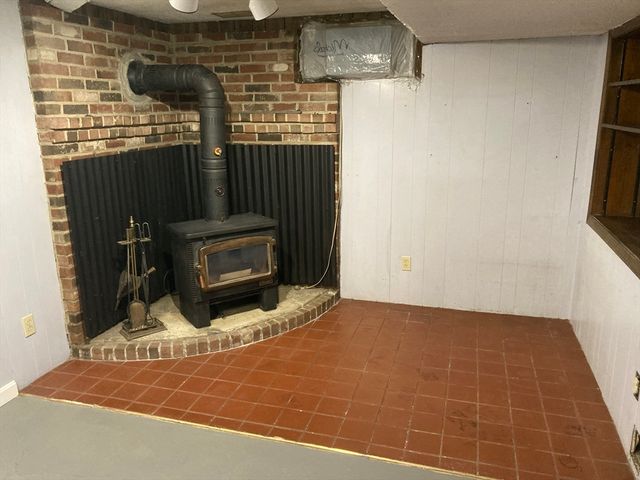 84 D St, Dracut, MA 01826