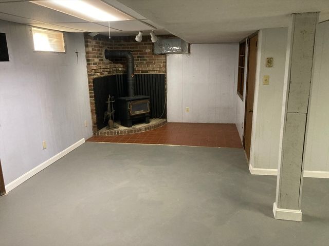 84 D St, Dracut, MA 01826