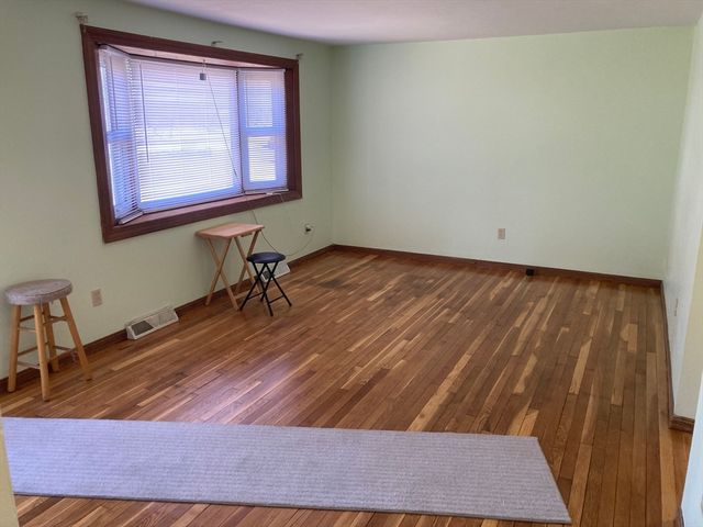 84 D St, Dracut, MA 01826