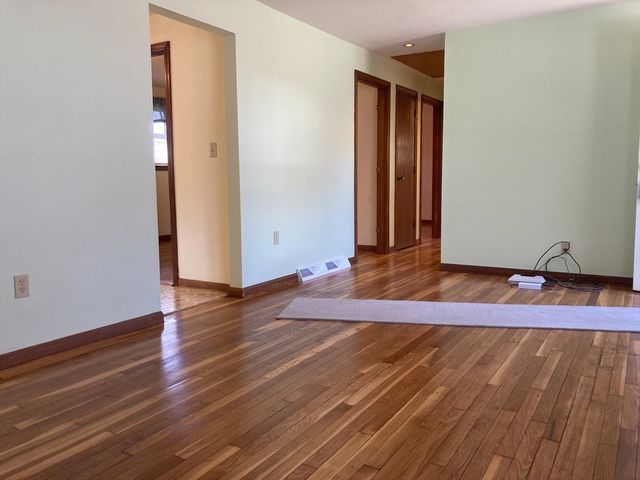 84 D St, Dracut, MA 01826