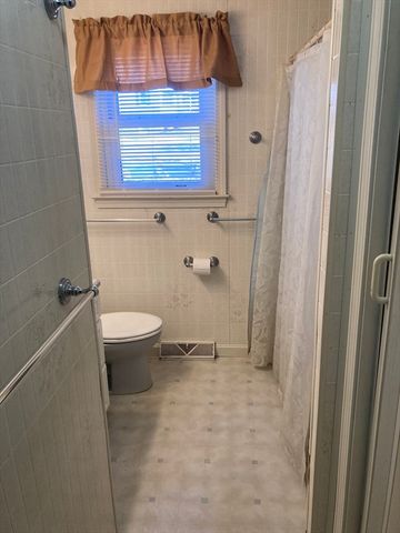 84 D St, Dracut, MA 01826