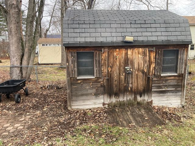 84 D St, Dracut, MA 01826