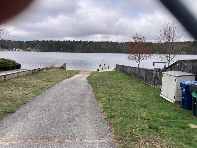 84 D St, Dracut, MA 01826