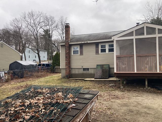 84 D St, Dracut, MA 01826