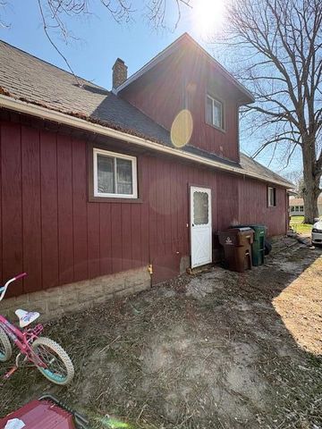 204 W Berry Avenue, Lansing, MI 48910