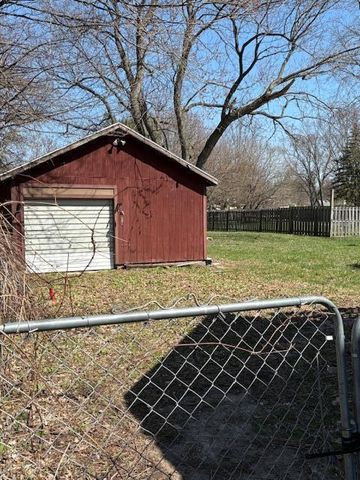 204 W Berry Avenue, Lansing, MI 48910
