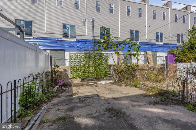 3218 E THOMPSON ST, Philadelphia, PA 19134