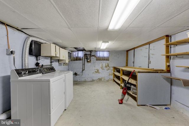 3218 E THOMPSON ST, Philadelphia, PA 19134