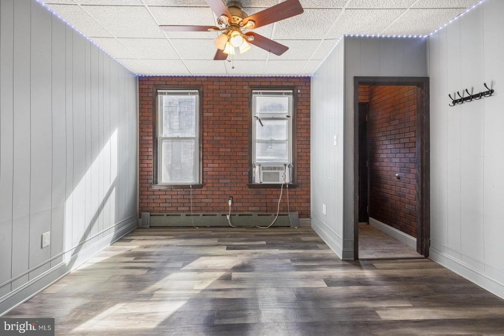 3218 E THOMPSON ST, Philadelphia, PA 19134