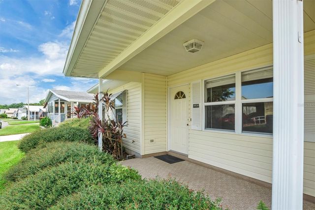 4938 COLONNADES CIRCLE E, Lakeland, FL 33811