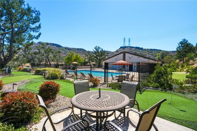 163 El Pajaro, Newbury Park, CA 91320