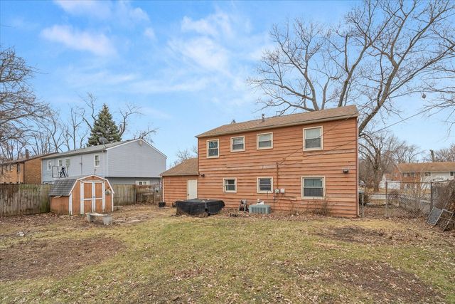 132 N Pinecrest Road, Bolingbrook, IL 60440