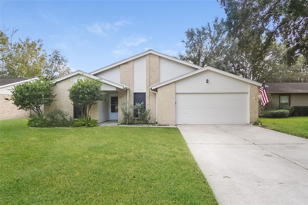 5907 Misty Meadow Street, League City, TX 77573