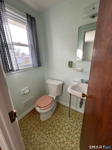 47 Williamson Road, Hamden, CT 06517