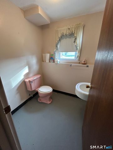 47 Williamson Road, Hamden, CT 06517