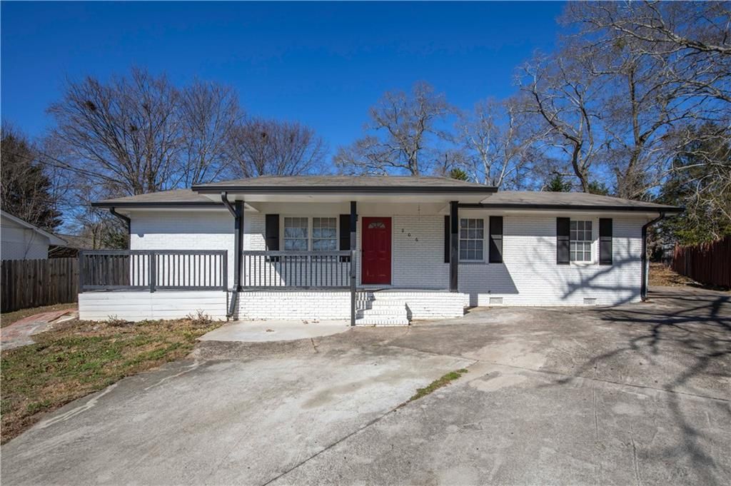 206 E 5th Avenue, Winder, GA 30680