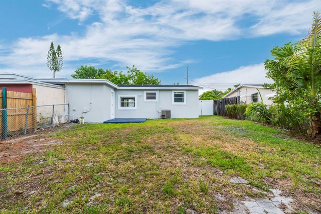 1523 SW 68th Way, North Lauderdale, FL 33068