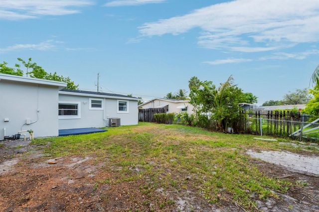 1523 SW 68th Way, North Lauderdale, FL 33068